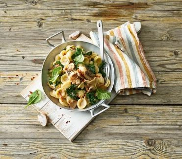 Orecchiette mit Spinat und Champignons